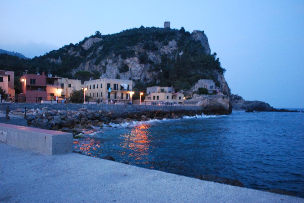 Residence Il Gabbiano Varigotti Buitenkant foto