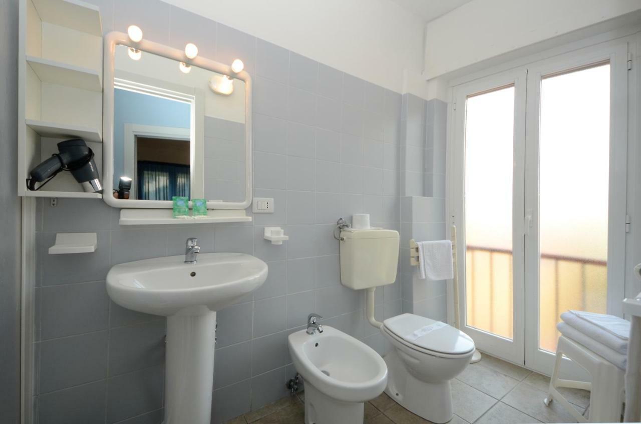 Residence Il Gabbiano Varigotti Buitenkant foto